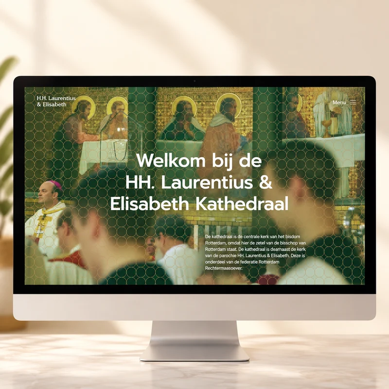 Website van de kathedraal op een computerscherm